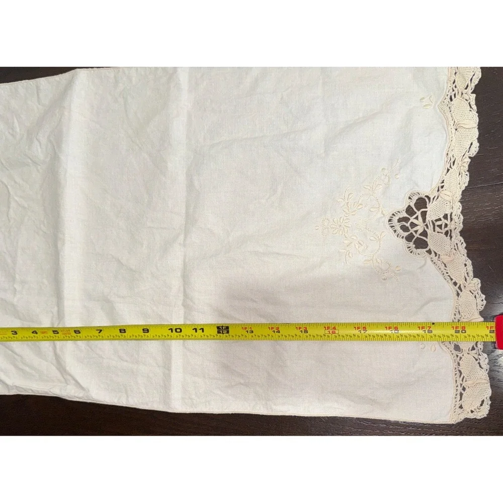 Set Of 3 Vintage Antique Embroidered Tea Guest Towel & 2 Vintage Handkerchiefs